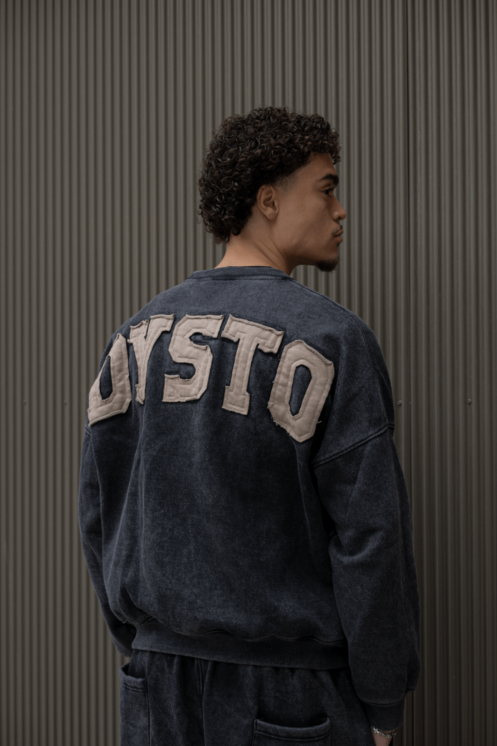 DYSTO CREWNECK